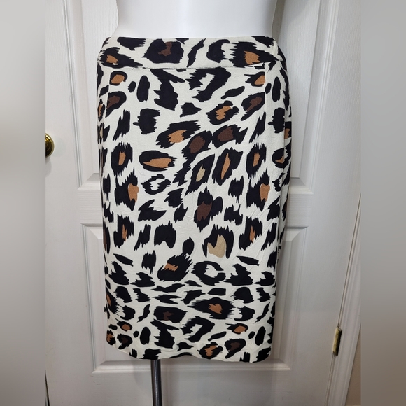 Monroe & Main Dresses & Skirts - Monroe & Main Leopard Pencil Skirt